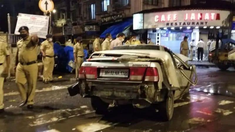 इस हादसे में घायल लोगों को जेजे अस्पताल में भर्ती कराया गया था।
