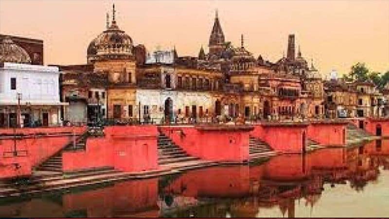 चंदा इकट्ठा किसके आदेश पर हो रहा है, वह इसकी जानकारी नहीं दे पाया। विहिप पदाधिकारियों की सूचना पर मेडिकल थाना पुलिस आ गई। पुलिस ने ट्रस्ट के दफ्तर को बंद करा दिया और नरेंद्र को पूछताछ के लिए थाने पर ले गई। इस मामले में विहिप के जागृति विहार प्रखंड मंत्री अर्जुन त्यागी ने मेडिकल थाने में नरेंद्र राणा व अज्ञात को नामजद करते हुए तहरीर दी है। पुलिस ने मामला दर्ज कर नरेन्द्र राणा को गिरफ्तार कर लिया है। 