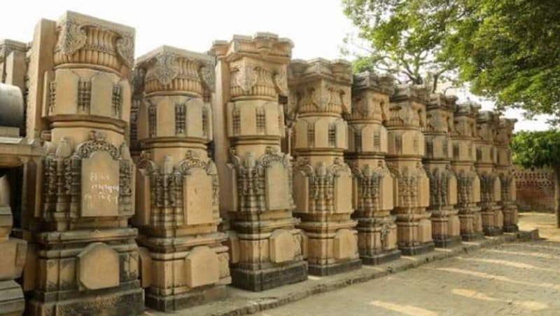 सीओ सिविल लाइन पूनम सिरोही ने बताया कि अयोध्या में राम मंदिर निर्माण के नाम पर चंदा वसूली को लेकर ट्रस्ट के खिलाफ मुकदमा दर्ज कर नरेन्द्र राणा को गिरफ्तार कर लिया है। पूरे मामले में विस्तृत जांच जाकी जा रही है।
