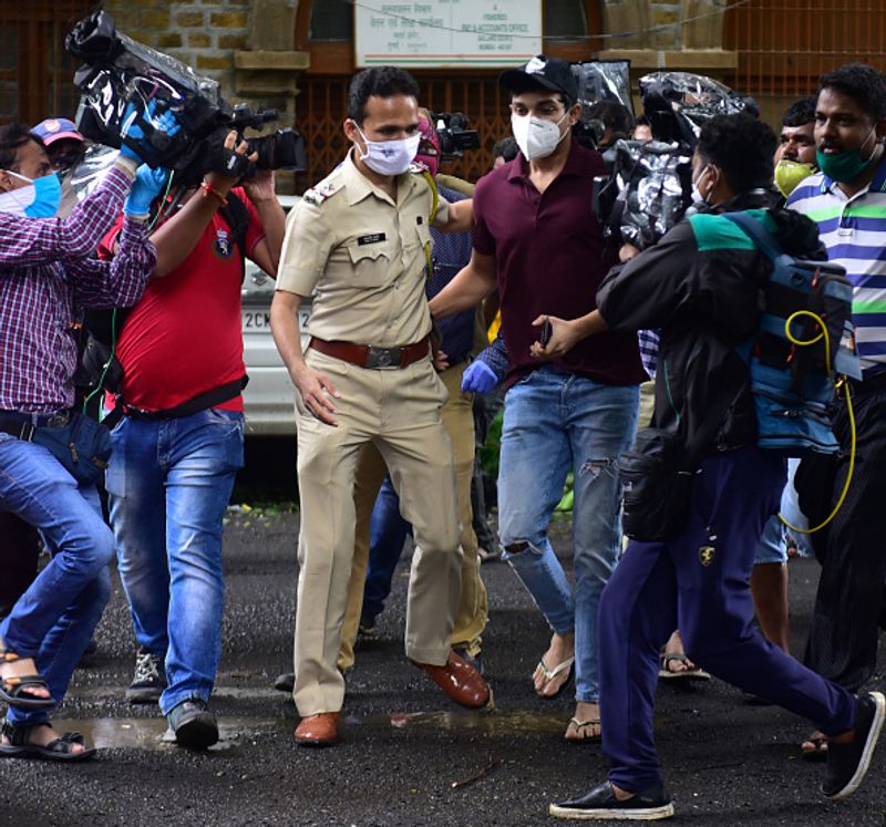 CBI team spotted at Sushant Singh Rajput's Bandra residence ADB