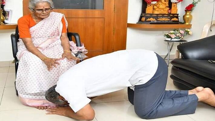 Education minister suresh kumar teachers-day wishes To His Mother Education minister suresh kumar teachers-day wishes To His Mother