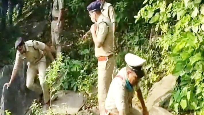 Maoist activity in jhargram again warning bells for Mamata Banerjee BTD Maoist activity in jhargram again warning bells for Mamata Banerjee BTD