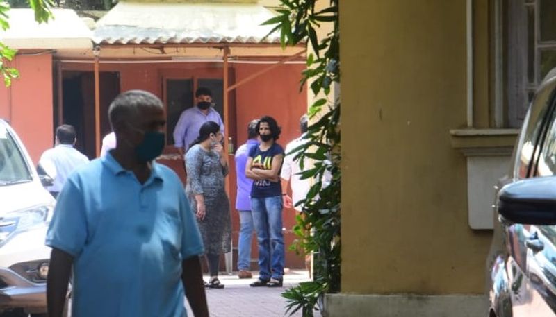 CBI team spotted at Sushant Singh Rajput's Bandra residence ADB