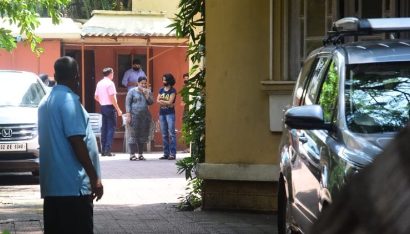 CBI team spotted at Sushant Singh Rajput's Bandra residence ADB