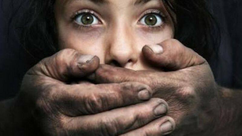 Coronavirus Kerala ambulance driver rapes 19-year-old COVID-19 patient-snj