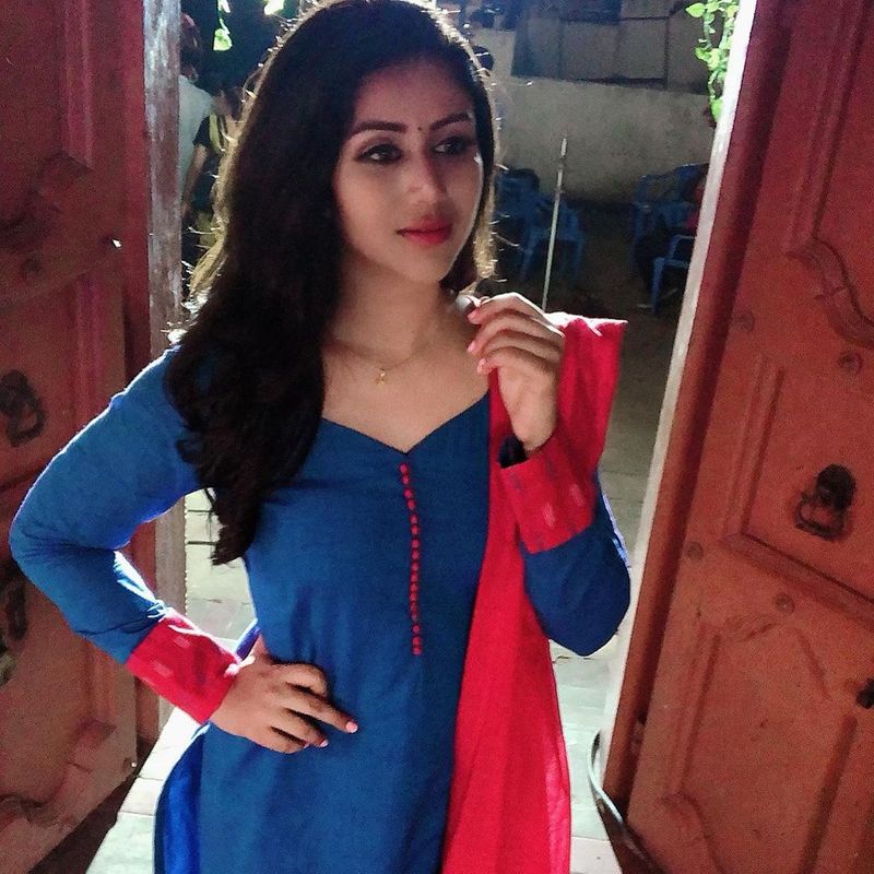 alya manasa serial shooting photos goes viral