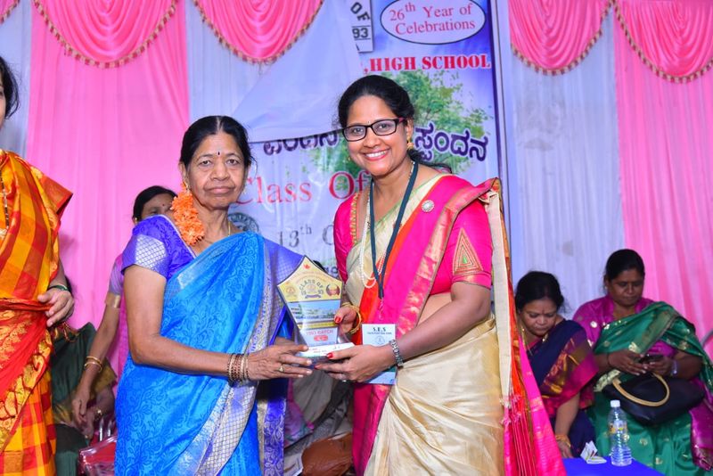 ಅಲ್ಲದೆ, ಶಿಕ್ಷಕಿ ಪರಿಮಳಾ ಅವರ ಆರೋಗ್ಯವೂ ಸ್ಥಿರವಾಗದಿರುವುದು ಕಂಡಿದೆ. ಕೂಡಲೇ ಶಿಕ್ಷಕಿಗೆ ಚಿಕಿತ್ಸೆ ಕೊಡಿಸಿದ್ದಾರಲ್ಲದೆ, ಗುರುವಂದನಾ ಕಾರ್ಯಕ್ರಮದ ಬಳಿಕ ಹಳೆಯ ವಿದ್ಯಾರ್ಥಿಗಳು ಮಾತನಾಡಿಕೊಂಡು ತಮ್ಮ ಕೈಲಾದ ಸಹಾಯ ಮಾಡಿ 10 ಲಕ್ಷಗಳನ್ನು ಜೋಡಿಸಿದ್ದಾರಲ್ಲದೆ, ಜೋಪಡಿಯನ್ನು ತೆರವುಗೊಳಿಸಿ ಸುಸಜ್ಜಿತ ಮನೆ ನಿರ್ಮಿಸಿಕೊಟ್ಟು ಶಿಕ್ಷಕಿಯ ಮೊಗದಲ್ಲಿ ಮಂದಹಾಸ ಮೂಡಿಸಿದ್ದಾರೆ.