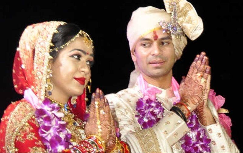 महुआ सीट पर तेजप्रताप का काफी विरोध हो रहा है। इस वजह से दूसरी बार विधानसभा के लिए उनकी राह आसान नजर नहीं आ रही है। ऐश्वर्या प्रकरण के बाद तो ये काफी मुश्किल भी माना जा रहा है। (फाइल फोटो)
