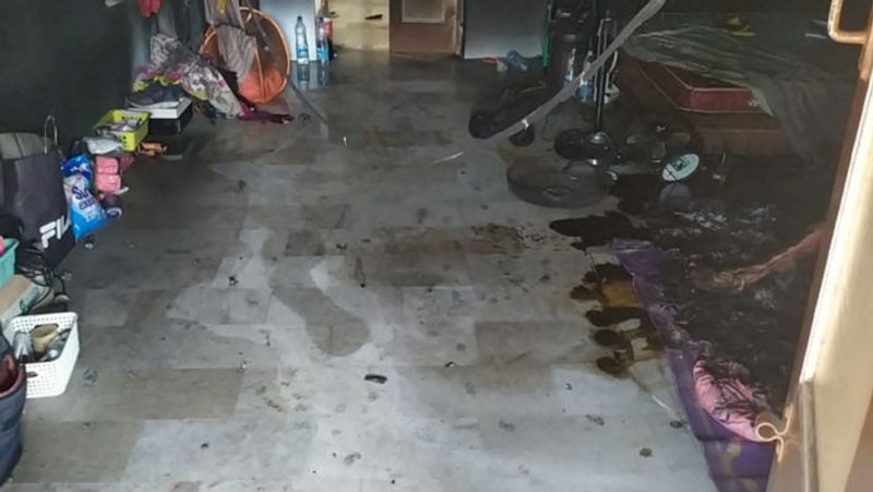 पुलिस वनिता के परिवार का पता लगा रही है। गांववालों ने बताया कि शनिवार रात उसकी कुछ सहेलियां आखिरी बार मिलने आई थीं। अचानक रात को कमरे में आग कैसे लगी...यह रहस्य है।