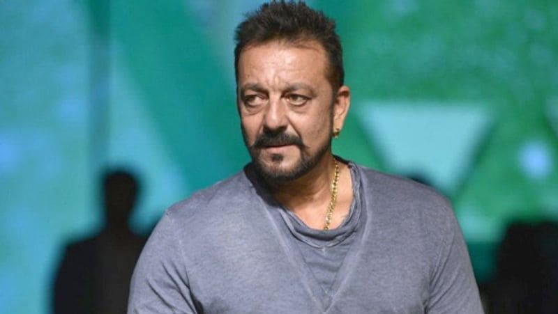 रिपोर्ट आने के बाद संजय ने सोशल मीडिया पर ऐलान किया था कि वो अपनी बीमारी का इलाज कराने के लिए कुछ समय का ब्रेक ले रहे हैं। हालांकि वो अपने 10 साल के जुड़वां बच्चों को लेकर काफी चिंतित हैं।