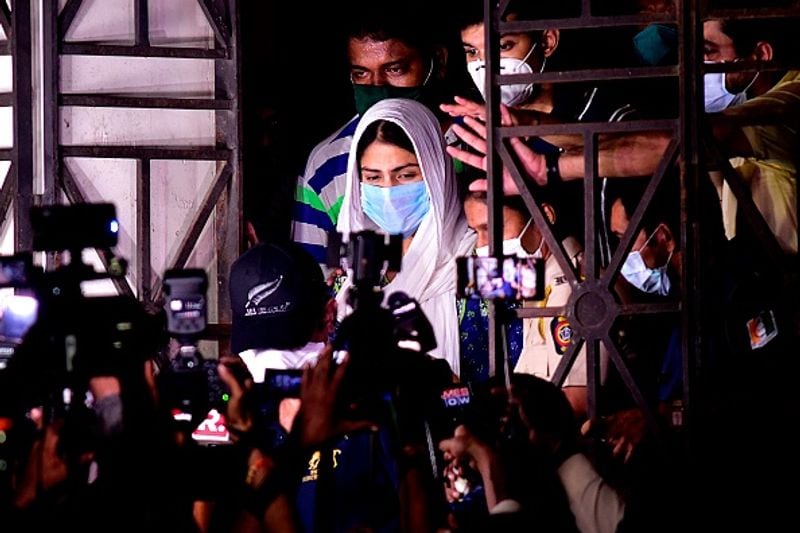Bollywood reacts to Rhea Chakraborty being mobbed at NCB office BJC