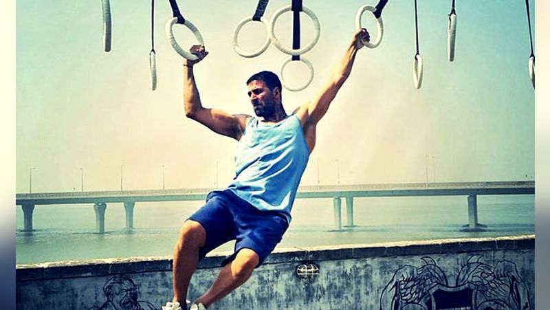 Akshay kumar birthday special when he face stunt accident while shooting with undertaker BRD