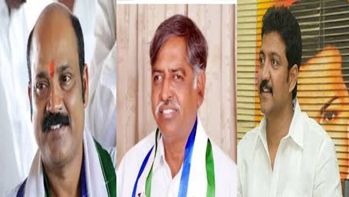 ycp leaders fight in gannavaram ycp leaders fight in gannavaram