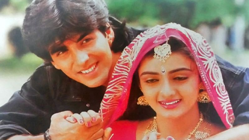 2000 से 2008 तक अक्षय का करियर अच्छा चला। इस दौरान अक्षय ने एक नए जॉनर कॉमेडी को पकड़ा और 'हेरा फेरी', 'आवारा पागल दीवाना', 'मुझसे शादी करोगी', 'गरम मसाला', 'भागम भाग' और 'नमस्ते लंदन' जैसी कई फिल्मों से ऑडियंस को खूब हंसाया।