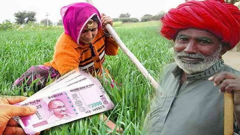 क्यों हुई पेमेंट फेल
केंद्रीय कृषि मंत्रालय के एक ऑफिसर के मुताबिक, इस योजना के आवेदनकर्ताओं के नाम, मोबाइल नंबर और बैंक अकाउंट नंबर में बड़े पैमाने पर गड़बड़ी पाई गई है। इस गड़बड़ी की वजह से योजना के लाभार्थी के रूप में नाम आ जाने के बावजूद उनके खाते में पैसे नहीं पहुंच सके।
(फाइल फोटो)