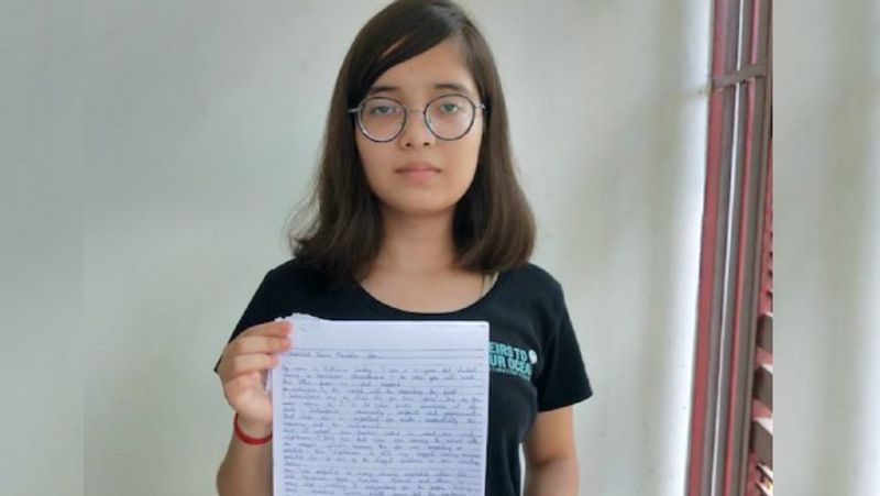 सोशल साइट पर शेयर की यह चिट्टी
रिद्धिमा रिद्वार की रहने वाली है वह पर्यावरण एक्टिविस्ट है। उसने पहले इंटरनेशनल क्लीन एयर डे फॉर ब्लू स्काई के मौके पर प्रधानमंत्री नरेंद्र मोदी को देश के सभी बच्चों की तरफ से पीएम एक खुला खत लिखा है। जिसमें उसने शुद्ध हवा की मांग है। इस लिखी चिट्ठी की एक कॉपी उसने अपने फेसबुक उकाउंट और ट्विटर पर शेयर की है। 