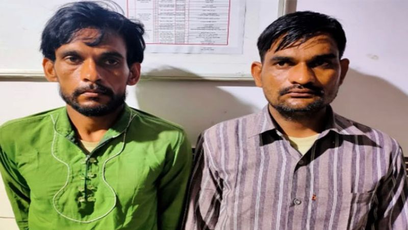 पुलिस ने बताया कि पुष्पा देवी पत्नी धर्मवीर निवासी सहीराम की गढ़ी, थाना बलदेव जनपद मथुरा की रहने वाली थी। पांच साल पहले मुकेश पुत्र जगबीर सिंह निवासी कच्नाउ, थाना बलदेव, मथुरा के साथ अपने चार बच्चों को छोड़कर चली आई थी। दोनों की दोस्ती फोन पर हुई थी। मुकेश और पुष्पा दोनों टेढ़ी बगिया स्थित विद्यानगर कॉलोनी में जगदंबा इंटर कॉलेज के पास किराए के मकान में रह रहे थे। कुछ दिनों से मुकेश का छोटा भाई राजपाल भी उन्ही के साथ रह रहा था। दोनों भाई किसी फैक्ट्री में नौकरी करते थे।
