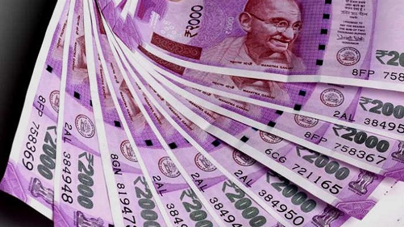 स्कीम के लिए 5000 करोड़ की राशि
इस योजना के लिए केंद्र सरकार ने 5000 करोड़ रुपए की राशि रखी है। 1 जून, 2020 को केंद्रीय कैबिनेट की बैठक में पीएम स्वनिधि योजना को हरी झंडी दिखाई गई थी।
(फाइल फोटो)

