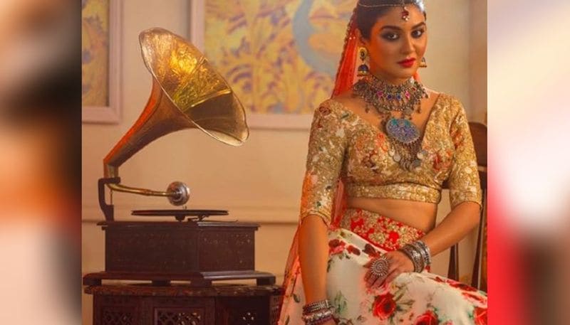 Jaya Ahsan looks ravishing in her different avatar ADB