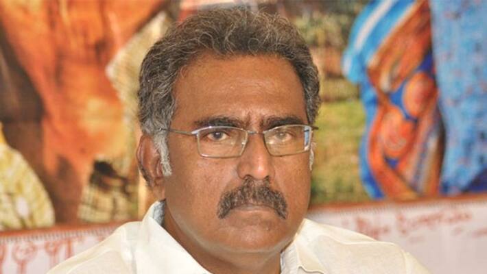 mohanbabu scolded in maa voting center says benarjee emotional mohanbabu scolded in maa voting center says benarjee emotional