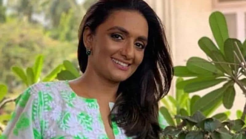 शांतिप्रिया ने पति की मौत के बाद फिल्मों में एक बार फिर से वापस की थी। इस बार वो अपने पुराने को-स्टार रह चुके मिथुन के बेटे महाक्षय चक्रवर्ती की फिल्म ‘हैमिल्टन पैलेस’ में नजर आईं। 2011 में आई इस फिल्म को सलमान खान की ‘बॉडीगार्ड’ के साथ रिलीज किया गया था और ये फ्लॉप हो गई थी।