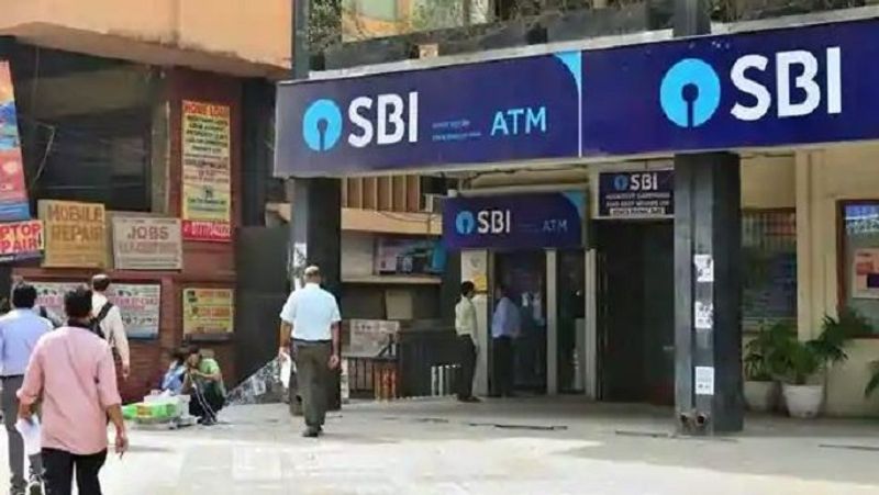 स्टेट बैंक ऑफ इंडिया
स्टेट बैंक ऑफ इंडिया में RD अकाउंट खोलने पर 1 और 3 साल से कम में 5.50 फीसदी सालाना की दर से ब्याज मिलता है। वहीं, 3 साल से 10 साल के लिए ब्याज दर सालाना 5.70 फीसदी है।
(फाइल फोटो)
