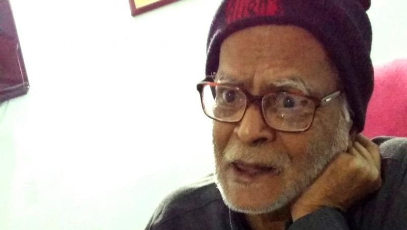 वशिष्ठ की शादी 1973 में वंदना रानी सिंह के साथ हुई। वह अपनी पत्नी के साथ अमेरिका चले गए थे। बताते हैं कि कुछ समय बाद उन्हें वशिष्ठ की मानसिक बीमारी के बारे में पता चला, जिसके बाद उन्होंने तलाक ले लिया।
(फाइल फोटो)