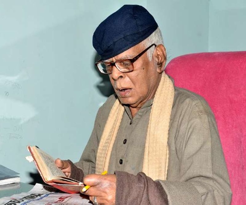 कैलिफोर्निया विश्वविद्यालय के प्रोफेसर जॉन एल. केली उन्हें अमेरिका गए और कोलंबिया के इंस्टीट्यूट ऑफ मैथेमैटेक्सि में पढ़ाया था। बताते हैं कि उनकी कहानी अमेरिका के महान गणितज्ञ जॉन नैश से मिलती जुलती है, जिनके ऊपर हॉलीवुड में एक शानदार मूवी बनी है- अ ब्यूटीफुल माइंड।
(फाइल फोटो)
