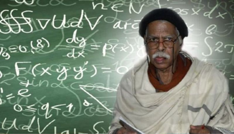 1969 में नासा का अपोलो मिशन लॉन्च हुआ था। तब पहली बार इंसान को चांद पर भेजा गया था। लेकिन, मिशन के दौरान कुछ देर के लिए 31 कंप्यूटर बंद हो गए थे। उस वक्त वशिष्ठ नारायण ने गणित लगाकर हिसाब निकाला। बाद में जब बंद कंप्यूटर चालू हुए तो वशिष्ठ नारायण सिंह और कंप्यूटर का कैलकुलेशन बिल्कुल एक समान था। उन्होंने आइंस्टीन के सापेक्षता सिद्धांत को चुनौती दी थी।
(फाइल फोटो)