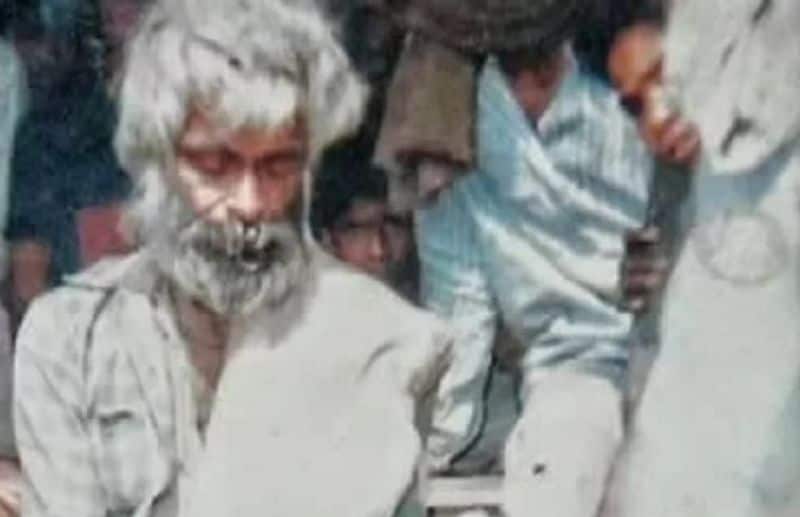 एक बार वशिष्ठ नारायण अपने भाई के साथ रहने के लिए पुणे जा रहे थे। लेकिन, अचानक ट्रेन से गायब हो गए। उन्हें खूब तलाशा गया, मगर नहीं मिले। चार साल के बाद अपनी पूर्व पत्नी के गांव के पास मिले। तब से घरवाले इन नजर रख रहे थे और इलाज के लिए अस्पताल में भर्ती कराया। जिसके बाद वह चर्चा में आए।
(फाइल फोटो)