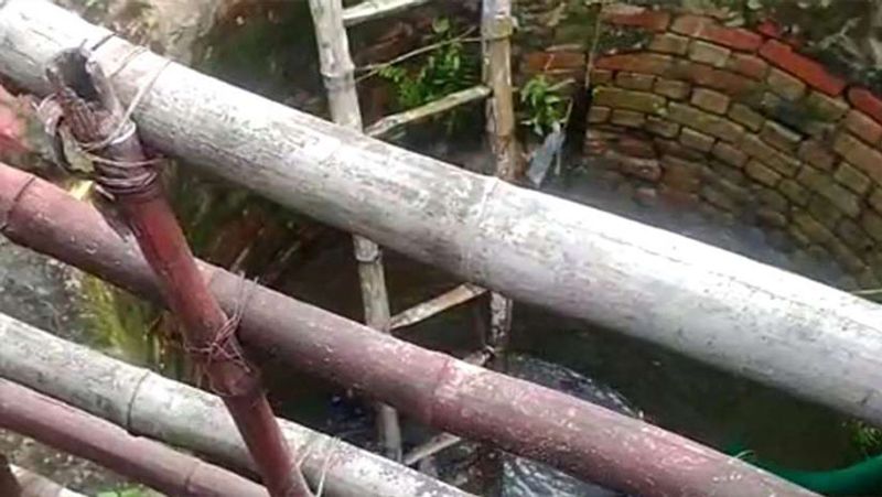 गोंडा जिलाधिकारी नितिन बंसल ने बताया कि शहर कोतवाली क्षेत्र के एक कुंए में बछड़ा गिर गया था। जिसे बचाने के लिए कुछ लोग कुंए में उतरे। उन्होंने बछड़े की तो जान बचा ली। लेकिन खुद बाहर नहीं निकल सके।