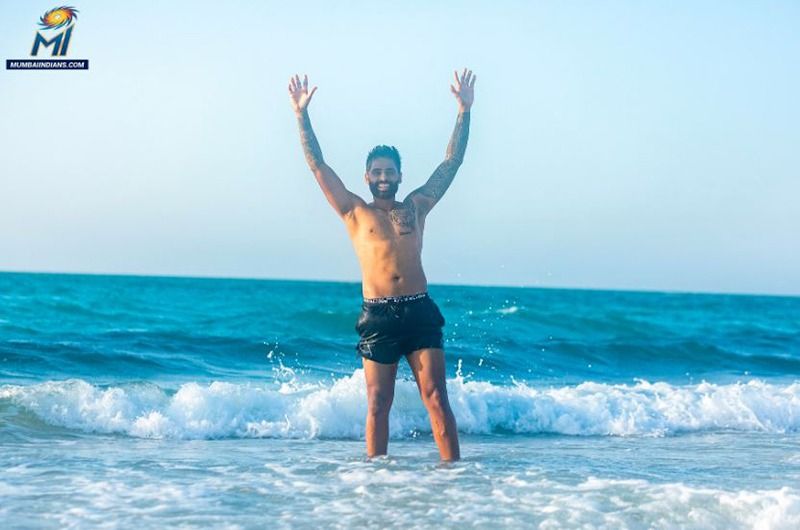 Before start IPL 2020 Mumbai Indians players spend times in sea beach with family spb