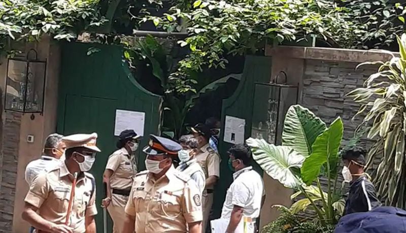 Bombay HC prohibits the house demolition by BMC and Kangana Ranaut reaches Mumbai Home BJC