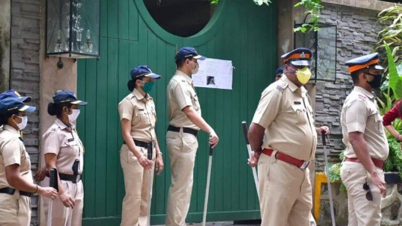 Mumbai high court Stays BMC demolition Of Kangana ranaut office