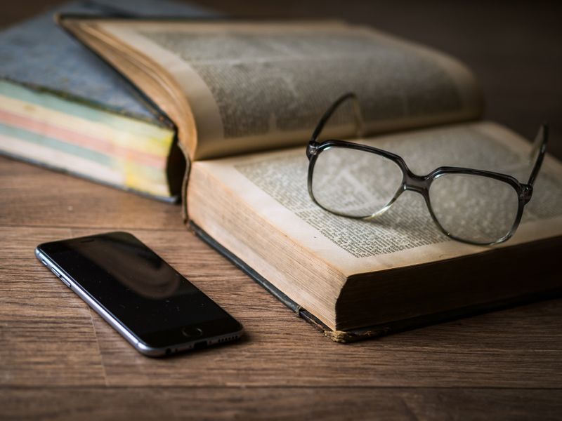 teacher sent nude selfies to school students mother