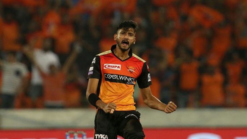 sunrisers hyderabad win toss opt to bowl against kxip in ipl 2020