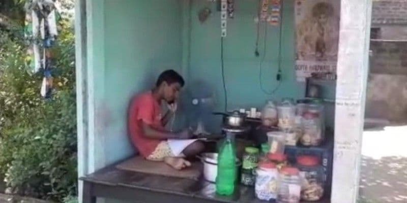 West Bengal: Engineering student opens tea shop after failing to get a job for two years-dbr