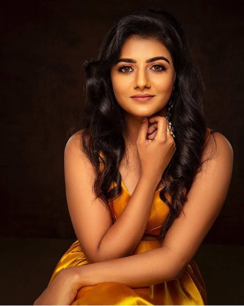 Child actress gabriella charlton Latest Stylish photo shoot