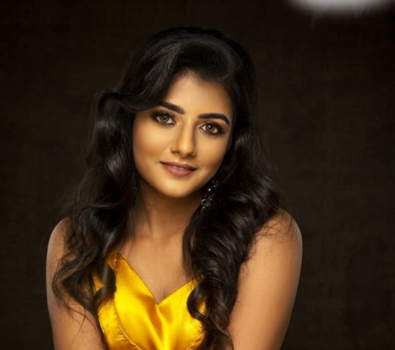 Child actress gabriella charlton Latest Stylish photo shoot