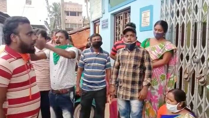 BJP locked panchayat office for three hours in Howrah BTD BJP locked panchayat office for three hours in Howrah BTD