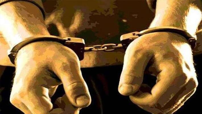 Six held for attempt to swindle money from Andhra CM's relief fund - bsb Six held for attempt to swindle money from Andhra CM's relief fund - bsb