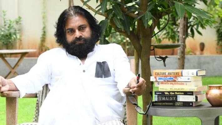 janasena chief pawan kalyan slams jagananna vidya kanuka janasena chief pawan kalyan slams jagananna vidya kanuka