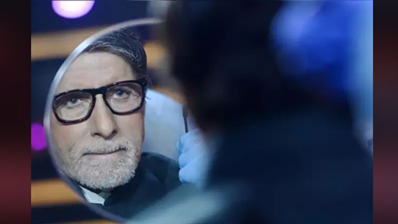 उन्होंने लिखा- सेट पर पूरी सावधानी बरती जा रही हैं और छोटी-बड़ी चीज का ख्याल रखा जा रहा है। काम चल रहा है और यह कभी रूक भी नहीं सकता।