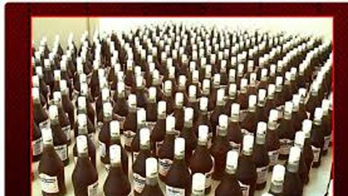 Man arrested with 450 liters of Karnataka liquor in Manjeshwar Man arrested with 450 liters of Karnataka liquor in Manjeshwar