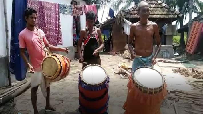 Dhakies are in trouble ahead Of Durga Puja due to Coronavirus At Midnapore ASB Dhakies are in trouble ahead Of Durga Puja due to Coronavirus At Midnapore ASB