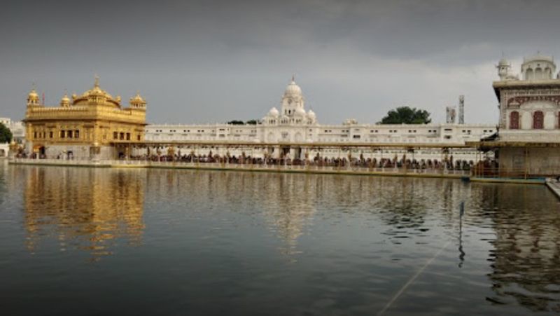 क्या है अंशदान
बता दें कि विदेशी अंशदान विनियमन अधिनियम (एफसीआरए) यह एक ऐसा कानून है, जो भारत में गैर सरकारी संगठन (NGO) एंव अन्य लोगों हेतु कुछ व्यक्तियों या संगठनों द्वारा प्रदान किए गए विदेशी योगदान को विनियमित करने के लिए संसद द्वारा अधिनियमित है। यह अधिनियम साल 1976 में बना था।
