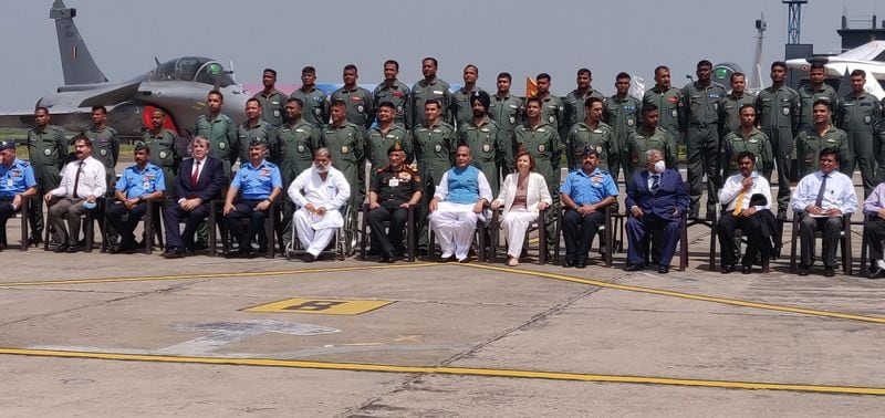 Rattled by Indian Rafale Now Pakistan plans to buy J-10 from China BSS