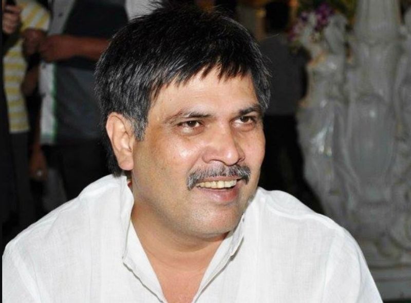 पिता के समझाने पर भी सूरजभान नहीं माना। मोकामा के कुछ लोग कहते हैं कि इस घटना से पिता इतने दुखी हुए कि गंगा में छलांग लगाकर जान दे दी। इस घटना के कुछ दिन बाद सीआरपीएफ में कार्यरत सूरजभान का सहोदर भाई ने भी आत्महत्या कर ली थी।
