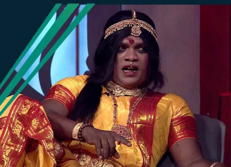 சந்திரமுகி கெட்டப்பில் செம்ம காமெடி 