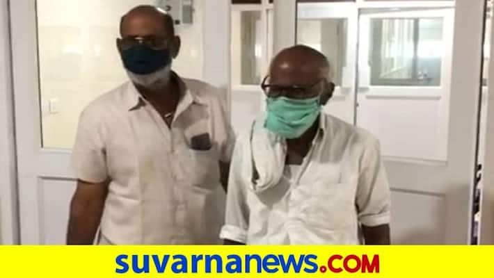99 Year Old Man and His 67 Year Old Son Discharge From Covid Hospital in Ballari 99 Year Old Man and His 67 Year Old Son Discharge From Covid Hospital in Ballari